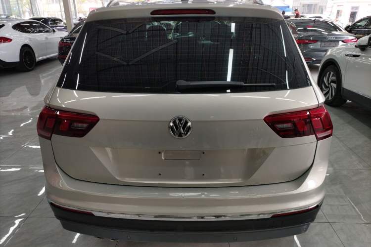 Used Volkswagen Tiguan L 2020 330TSI Automatic Two-Wheel Drive Panoramic Comfort Edition China VI Standard
