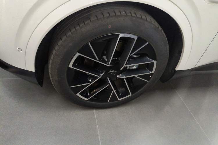 Used  07 2026 Ultra Pure-Electric All-Wheel-Drive Version
