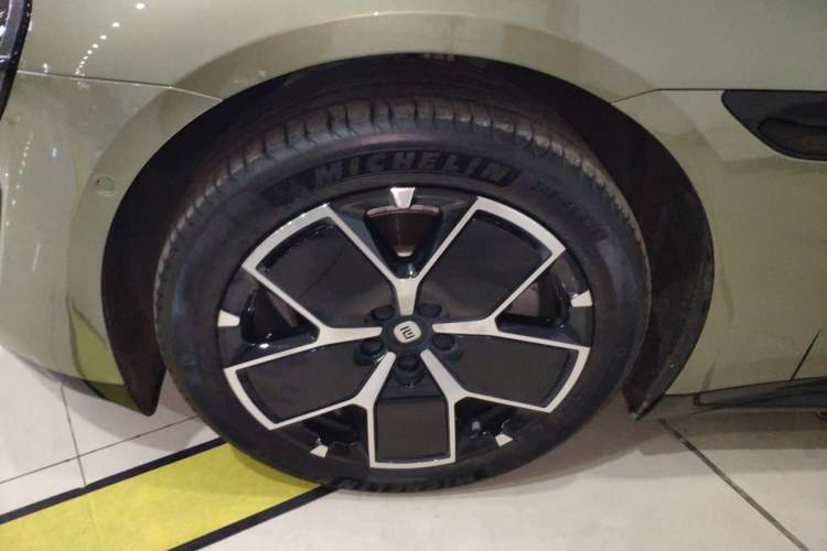 Used  SU7 2024 Rear-Drive Long-Range Intelligent Driving Version
