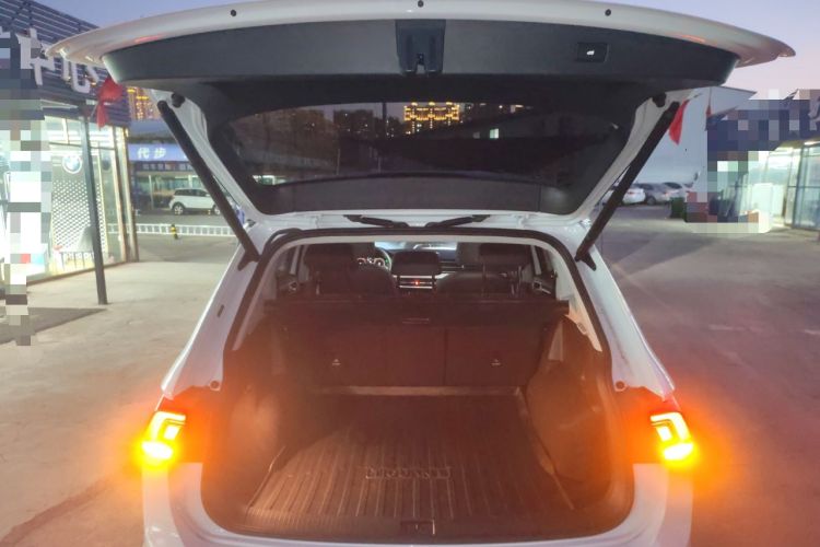 Used Volkswagen Tiguan L 2024 300TSI Automatic Two-Wheel Drive Smart Edition
