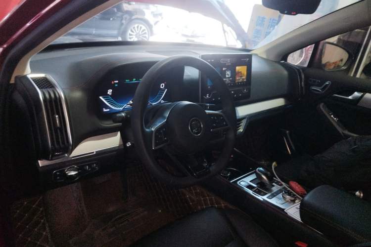 Used BYD Tang New Energy 2018 DM 2.0T All-Wheel Drive Smart Connectivity Luxury Model 7 Seats China V Emission Standard
