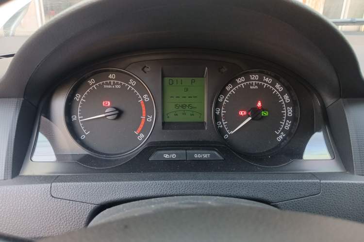 Used Skoda Rapid 2015 1.6L Automatic Smart Selection Model