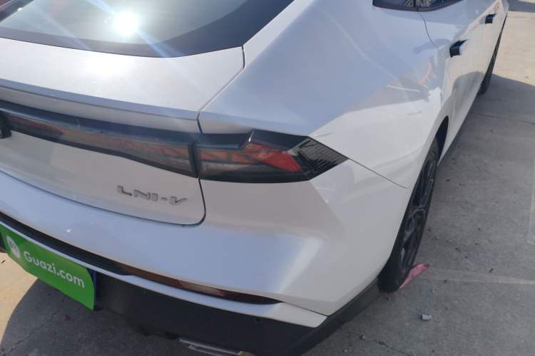 Used Changan UNI-V 2024 1.5T Luxury Edition
