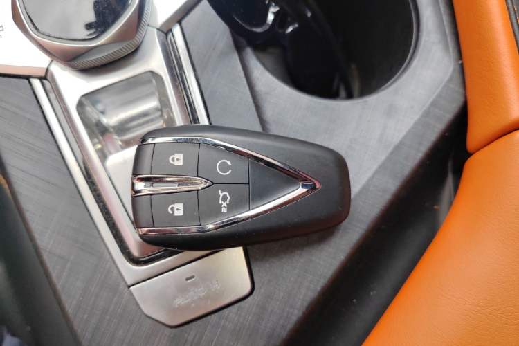 Used Changan UNI-V 2022 1.5T Prestige Version
