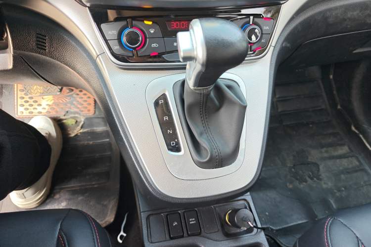 Used Haval M6 2019 1.5T DCT Two-Wheel Drive Elite Version China VI Standard
