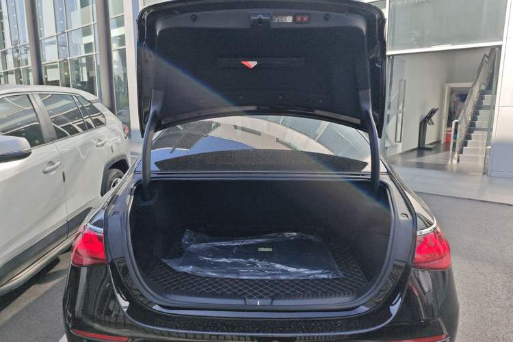 Used Mercedes-Benz E-Class 2024 E 300 L Luxury Model
