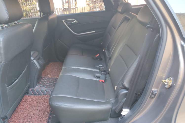 Used JMC Yusheng S350 2013 2.4T Automatic 2WD Diesel Luxury Edition 5 Seats
