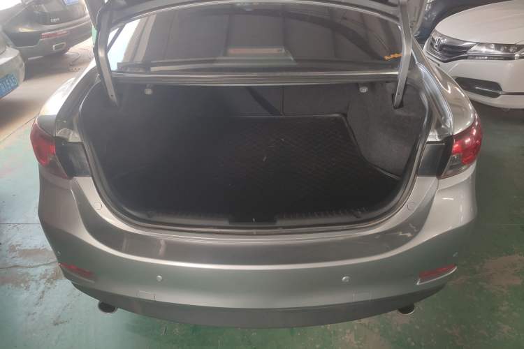 Used Mazda Atenza 2015 2.0L Blue Sky Luxury Edition
