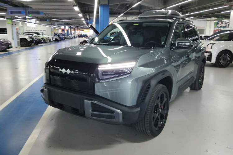 Used Formula Leopard Titanium 3 2025 501 km Four-Wheel Drive Drone Edition