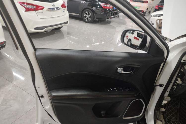 Used  Compass 2017 200T Automatic Family Edition
