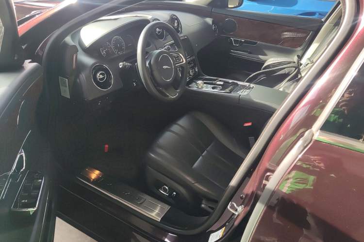 Used Jaguar XJ 2016 XJL 3.0 SC Two-Wheel-Drive Elegant Business Edition
