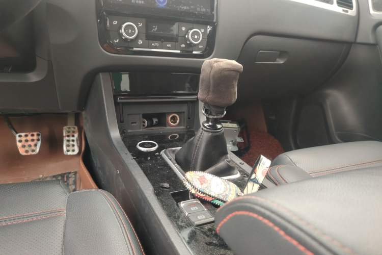 Used Yema T70 2016 Upgraded Model 1.5T Manual Luxury Version
