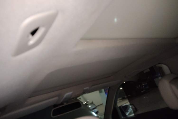 Used Mercedes-Benz GLK-Class 2013 GLK 300 4MATIC Dynamic Sunroof Model