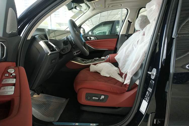 Used BMW X5 2023 xDrive 30Li Luxury M Sport Night Edition Package
