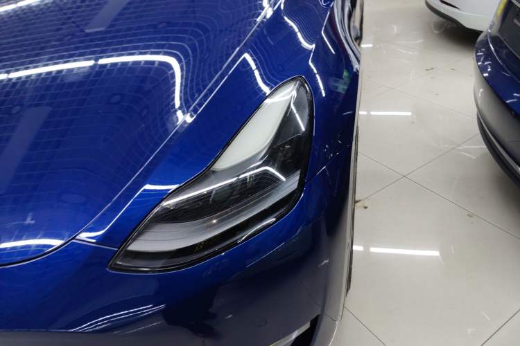 Used Tesla Model Y 2021 Long-Range All-Wheel-Drive Version
