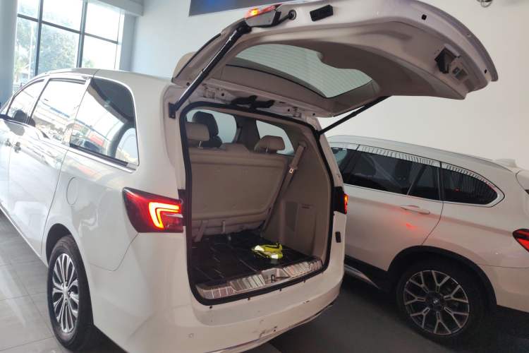 Used Buick GL8 2020 Land Cruiser Executive Class 652T Comfort Model