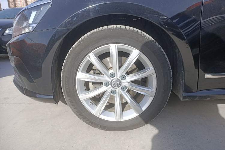 Used Volkswagen Passat 2017 330TSI DSG Luxury Edition
