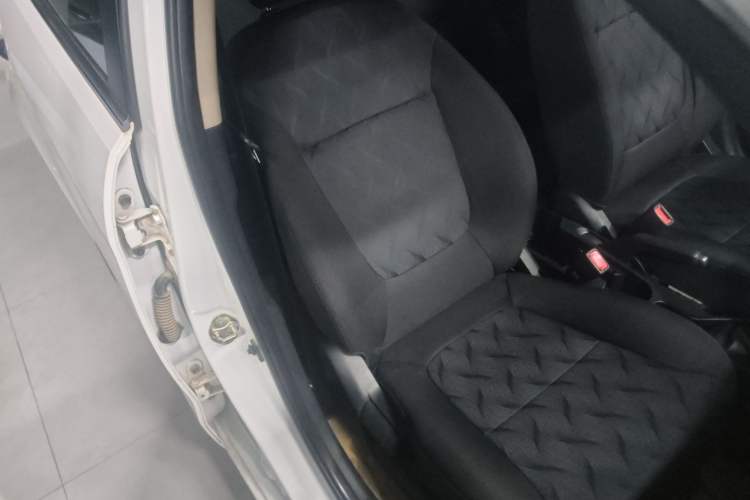 Used Kia K2 2015 Sedan 1.4L MT GLS