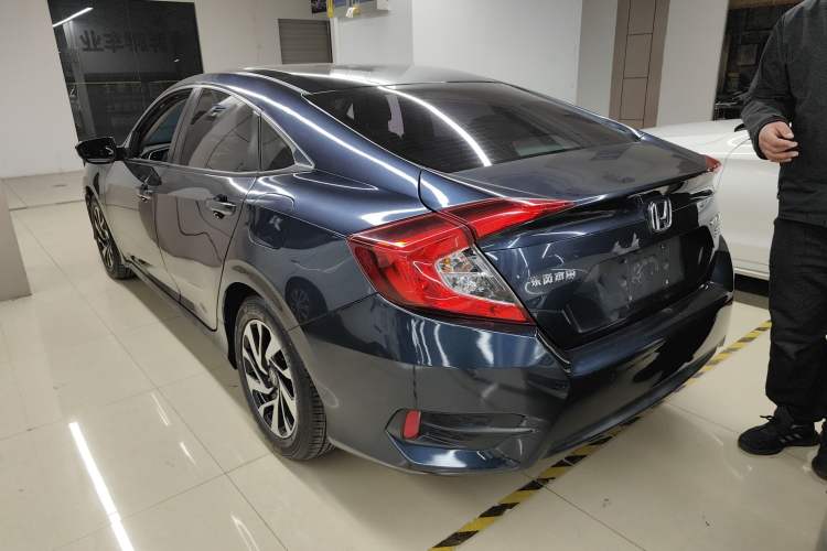 Used Honda Civic 2016 220TURBO CVT Luxury Edition
