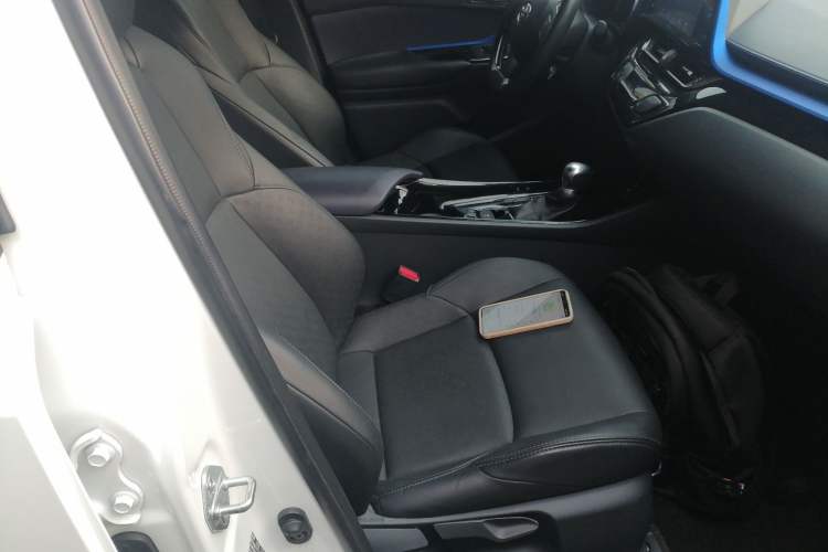 Used Toyota IZOA 2018 2.0L Yichi Version China VI Standard