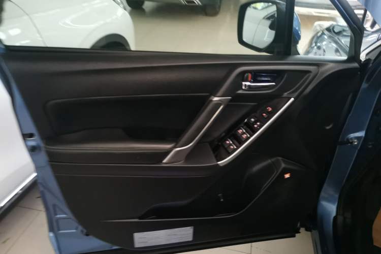 Used Subaru Forester 2018 2.0i Luxury Navigation Edition
