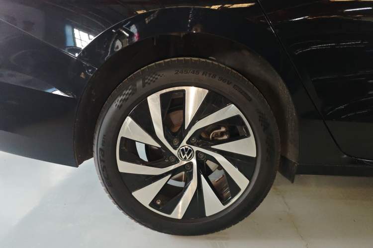 Used Volkswagen Passat 2025 Pro 380TSI Dragon Edition
