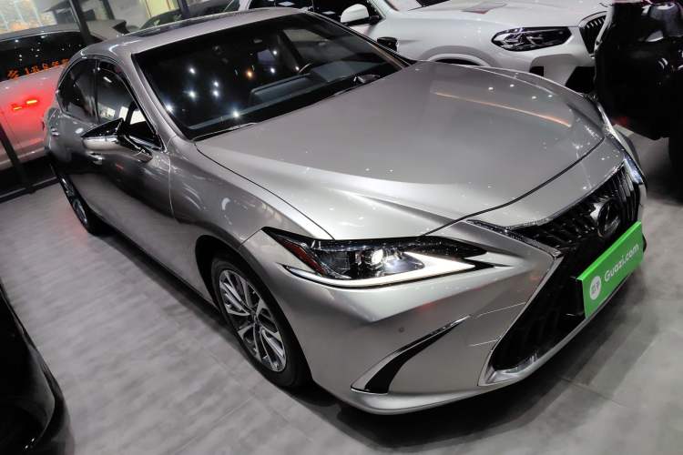 Used Lexus ES 2021 260 Excellence Edition
