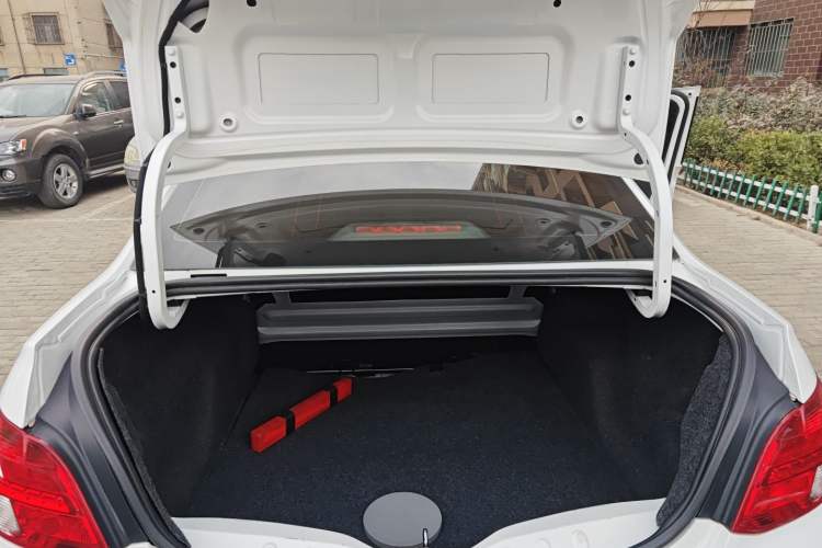 Used Peugeot 301 2014 1.6L Manual Comfort Edition
