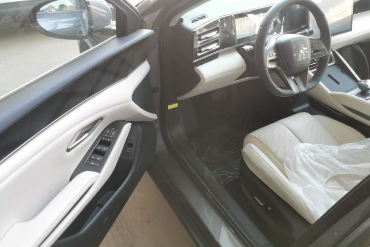 Used BYD Qin L 2024 DM-i 120KM Beyond Model
