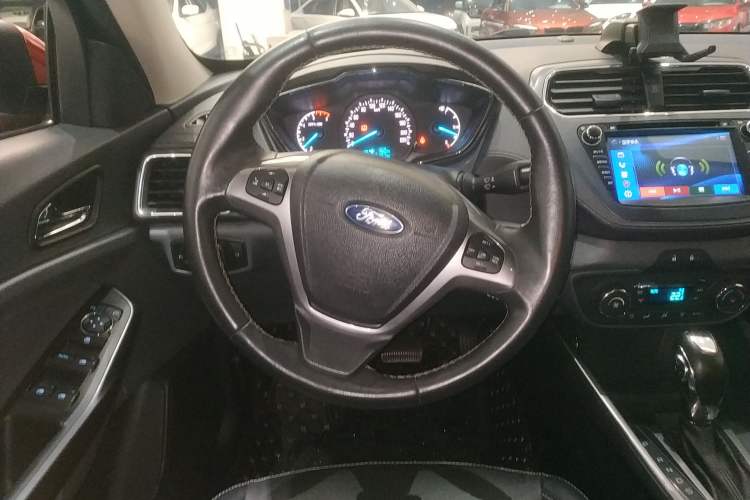 Used Ford Escort 2015 1.5L Automatic Fashion Model
