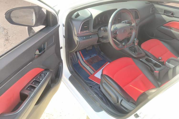 Used Hyundai Elantra 2019 1.4T Dual-Clutch Xuan Dong · Dynamic Model