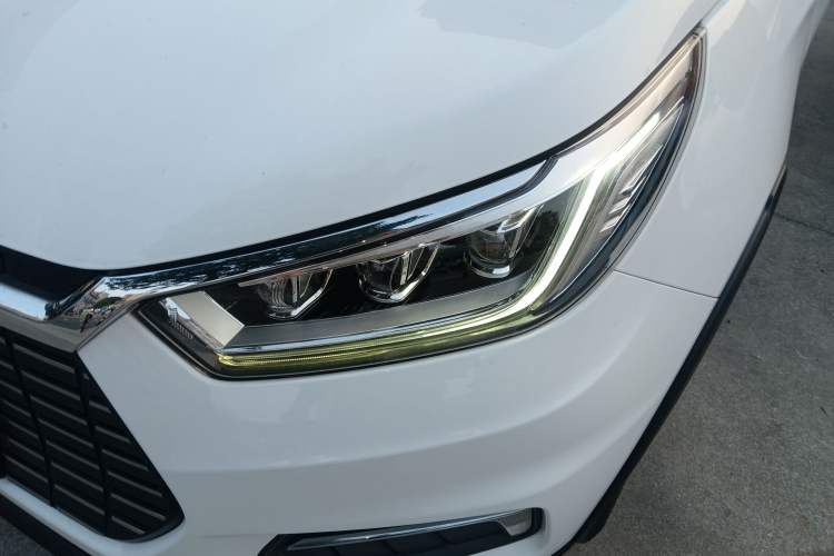 Used BYD Yuan New Energy 2019 EV360 Smart Connect Enjoyment Model
