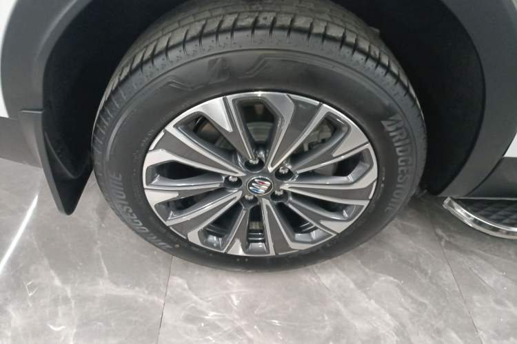 Used Buick Envision 2025 Encore Plus 28T Two-Wheel-Drive Platinum Edition