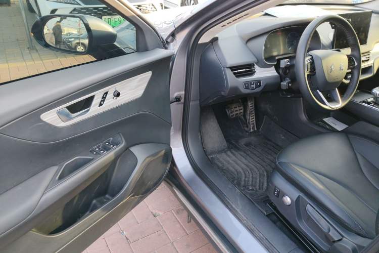 Used Hongqi E-QM5 2024 610 km PLUS
