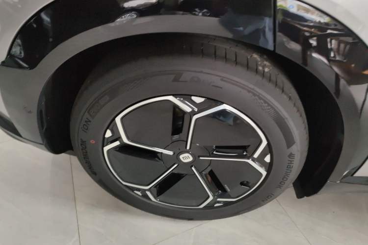 Used Xiaomi Auto YU7 2025 Ultra-Long Range All-Wheel Drive Pro Version
