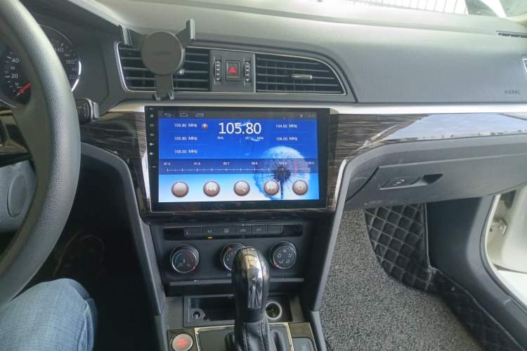 Used Volkswagen Lamando 2015 230TSI DSG Fashion Edition
