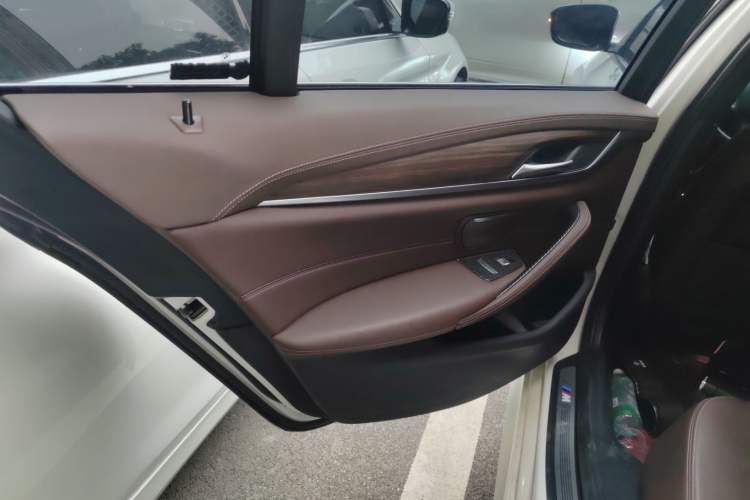 Used BMW 5 Series 2022 Restyled 530Li Leading Edition M Sport Package
