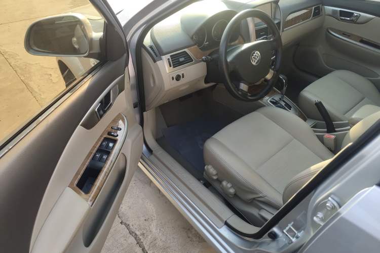 Used Buick Excelle 2015 1.5L Automatic Classic Model
