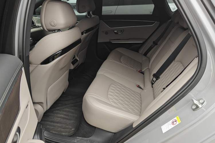 Used BYD Han 2025 EV with 701 km of Laser Radar-Enabled Intelligent Driving