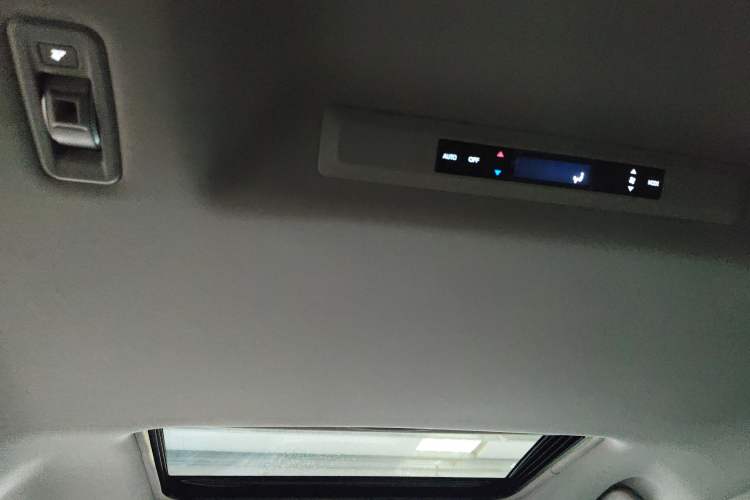 Used Toyota Sienna 2024 2.5L Hybrid Comfort Edition
