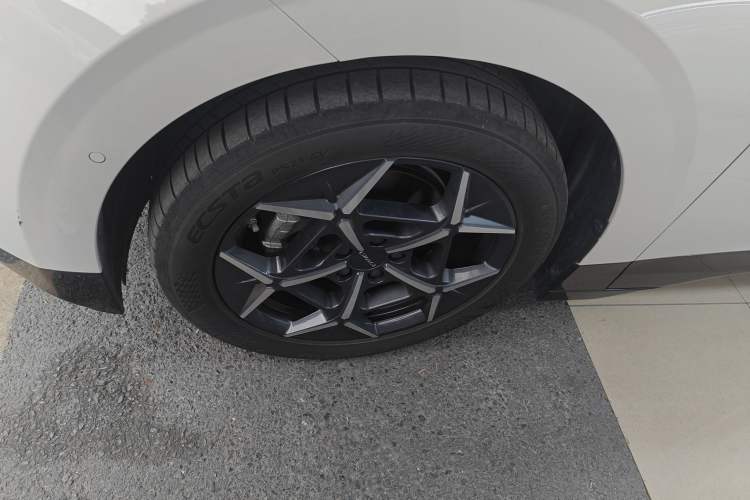 Used Lynk & Co Z20 2025 530 km Range Rear-Wheel Drive Pro
