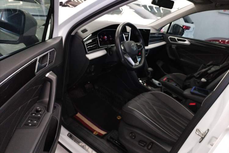 Used Volkswagen Tiguan L 2023 300TSI Automatic Two-Wheel Drive Smart Edition
