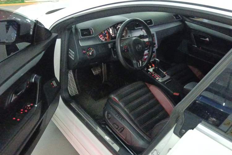 Used Volkswagen FAW-Volkswagen CC 2016 1.8TSI Luxury Model
