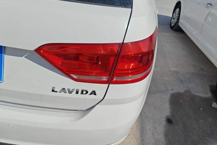 Used Volkswagen Gran Lavida 2015 1.6L Automatic Comfort Edition