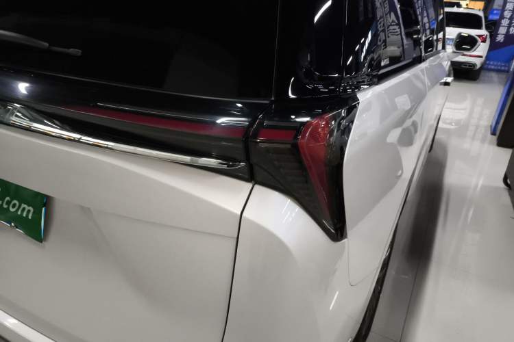 Used Buick GL8 2025 Lu Zun Deluxe Edition