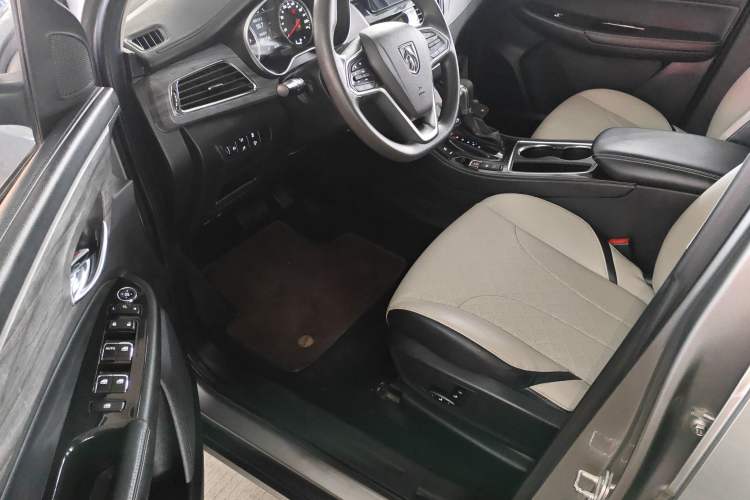 Used Baojun 730 2019 1.5T CVT Flagship Model 7 Seats China VI Emission Standard
