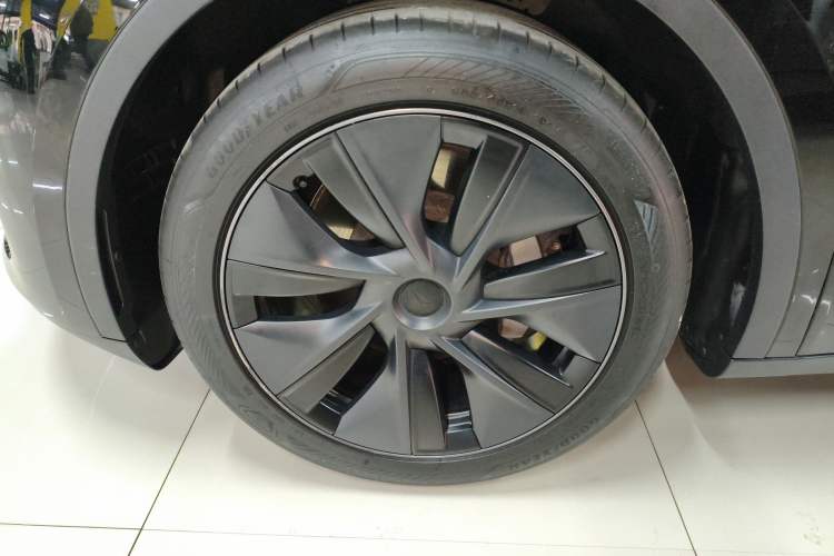 Used Tesla Model Y 2023 Rear-Wheel-Drive Version