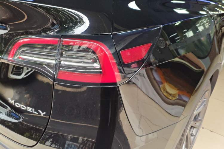 Used Tesla Model Y 2023 Rear-Wheel-Drive Version
