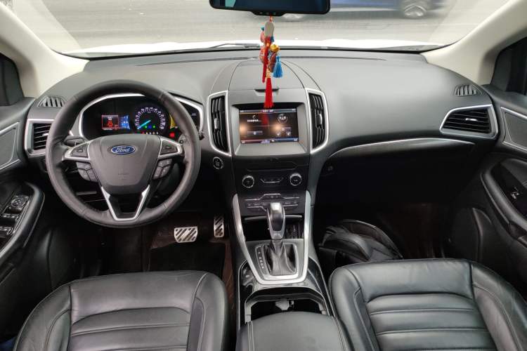 Used Ford Edge 2015 2.0T GTDi Two-Wheel-Drive High-Line Version