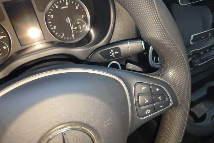 Used Mercedes-Benz Vito 2023 2.0T Elite Version 7 Seats